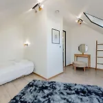Joenrannalla, Historiaa Ja Modernia Mukavuutta Apartamento Pärnu