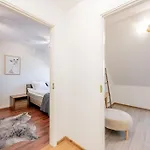 Joenrannalla, Historiaa Ja Modernia Mukavuutta Appartement Pärnu