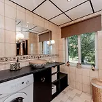 Joenrannalla, Historiaa Ja Modernia Mukavuutta Apartamento