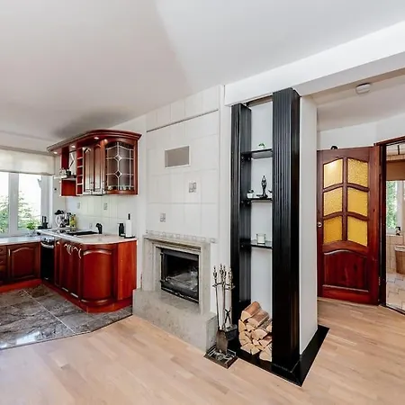 Joenrannalla, Historiaa Ja Modernia Mukavuutta *