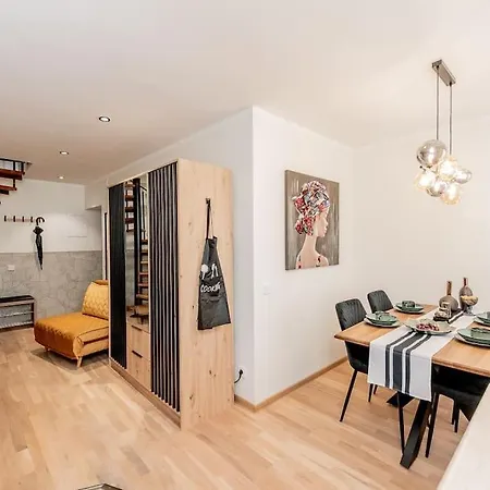 Joenrannalla, Historiaa Ja Modernia Mukavuutta *