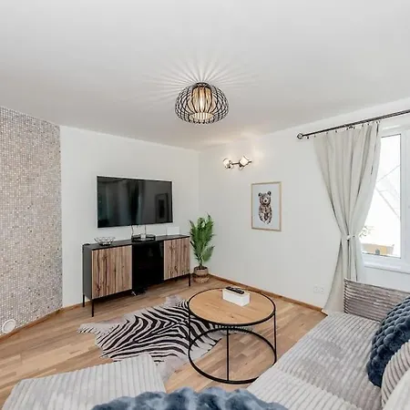 Joenrannalla, Historiaa Ja Modernia Mukavuutta * Parnu