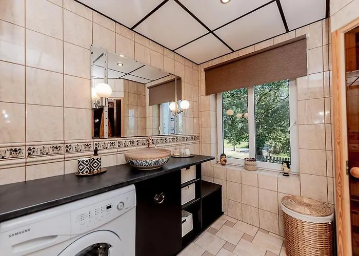 Joenrannalla, Historiaa Ja Modernia Mukavuutta Apartment