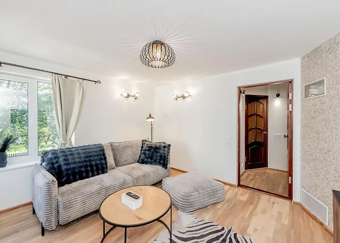 Joenrannalla, Historiaa Ja Modernia Mukavuutta * Parnu