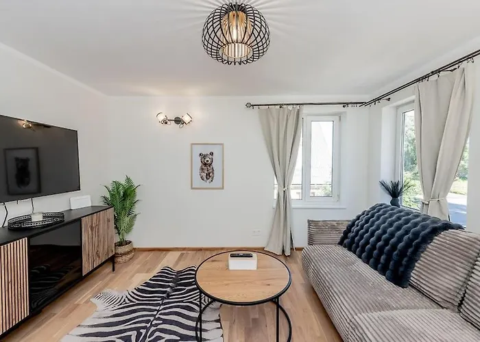 Apartment Joenrannalla, Historiaa Ja Modernia Mukavuutta Parnu